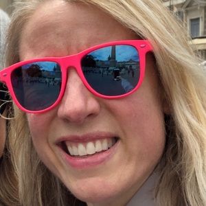 Meet your Posher, Laurie